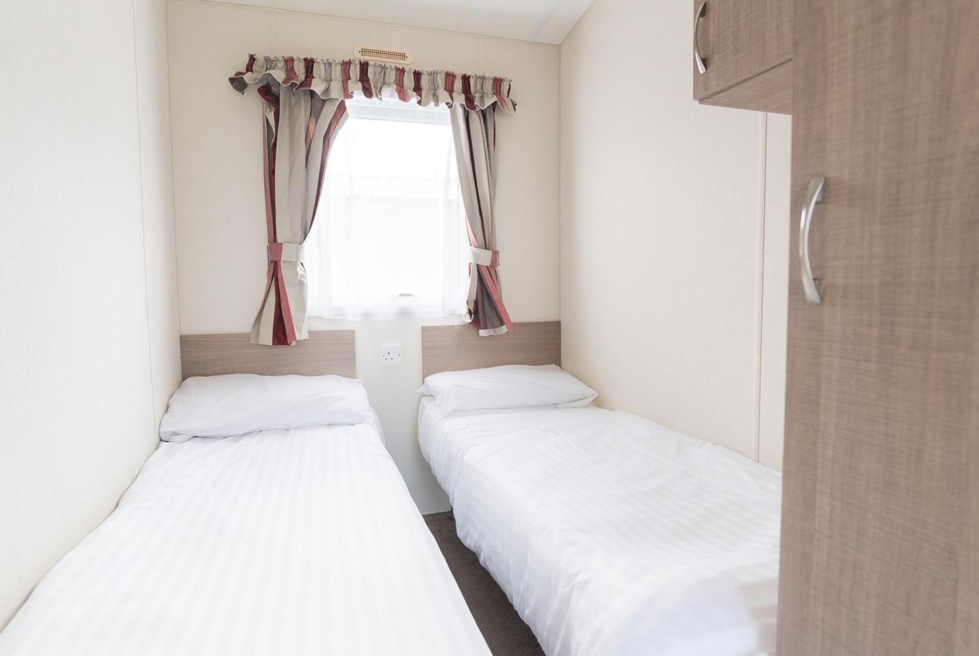 Marine Holiday Park Hotel Rhyl Ngoại thất bức ảnh